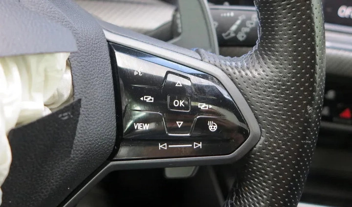 Volkswagen Golf cena 69900 przebieg: 49324, rok produkcji 2022 z Chorzów małe 667
